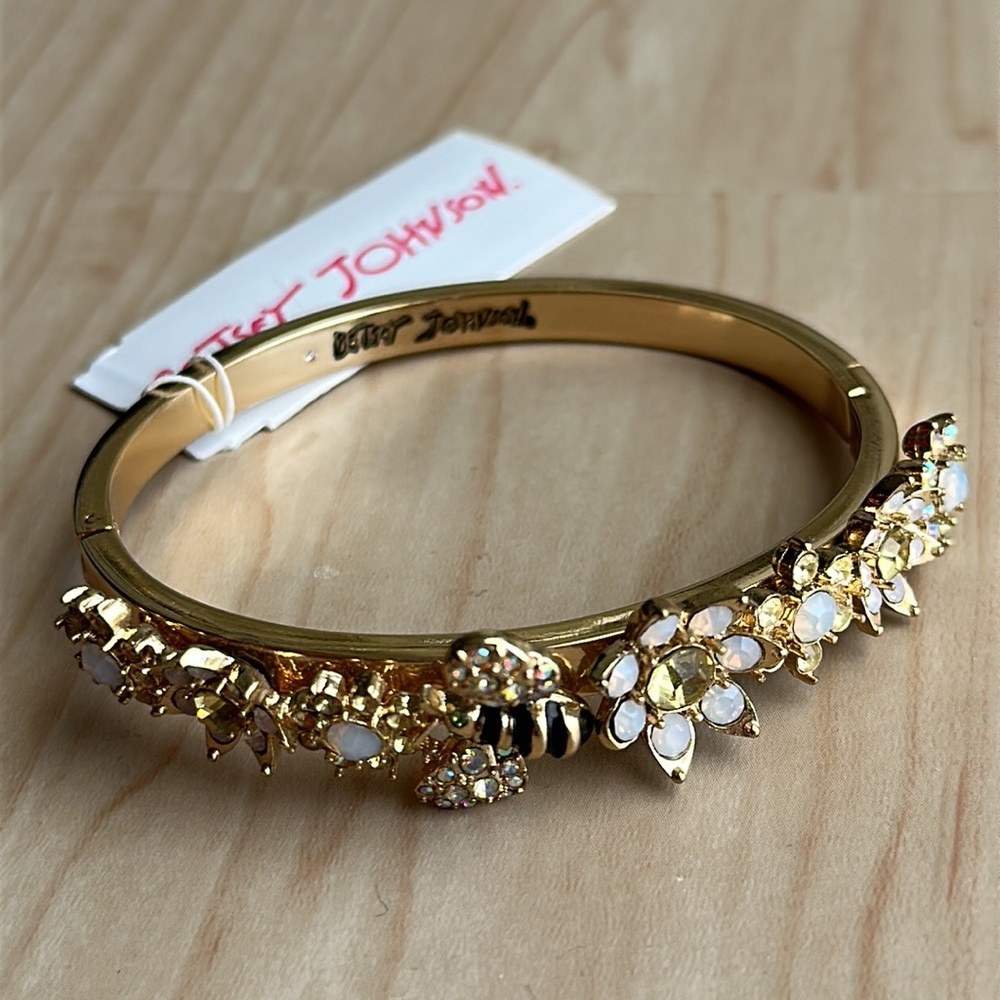 NWT Gold Flower+Bee Bracelet